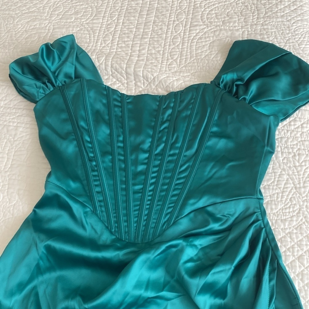 GORGEOUS sexy dress size L NWOT - Picture 3 of 3